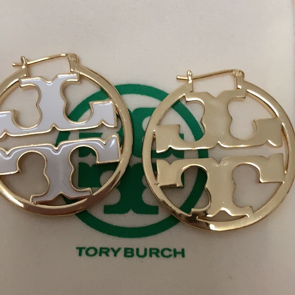 Tory Burch Gold and White Logo Circle Drop Earrings - Picture 2 of 5